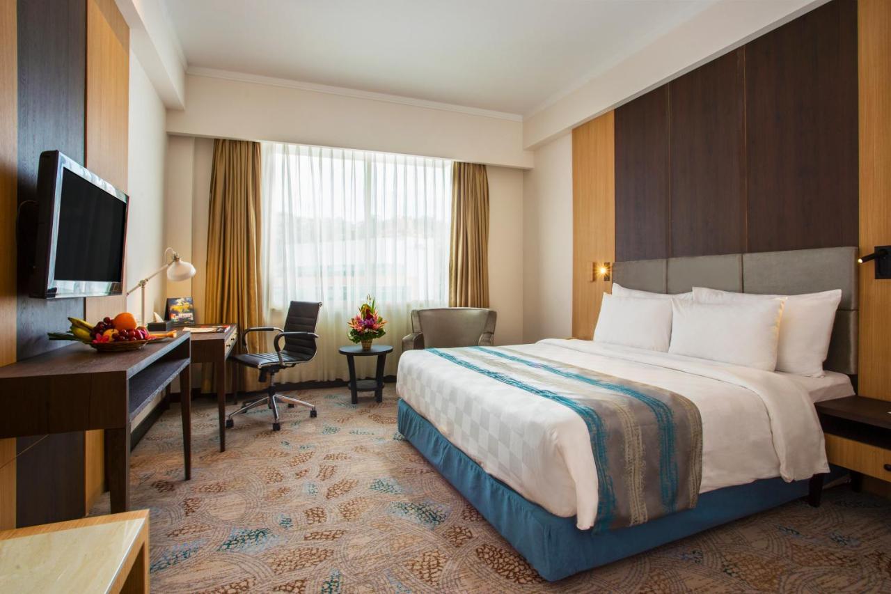 Swiss-Belhotel Papua Jaya Pura Eksteriør bilde
